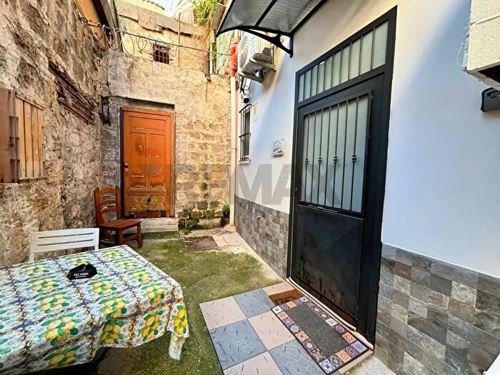 Appartamento monolocale in vendita in Vicolo Madonna della Volta, Palermo