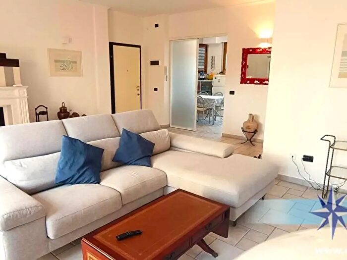 Appartamento con 5 locali in vendita in Massa