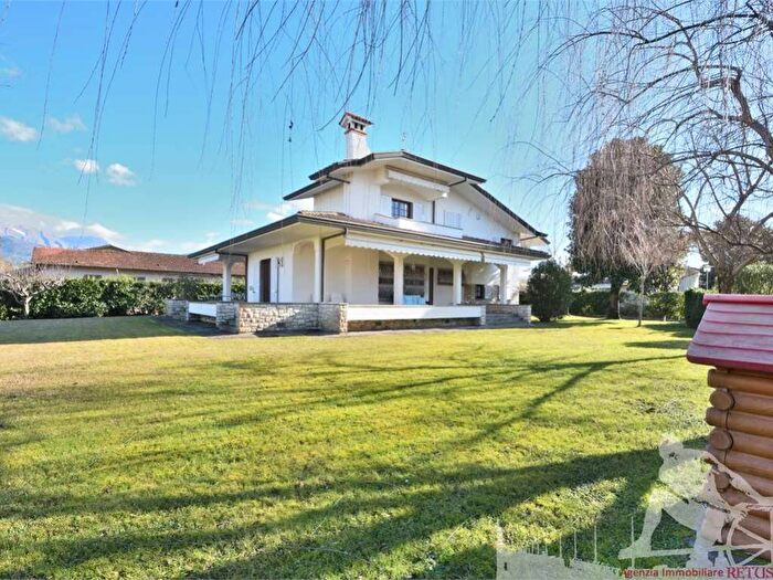 Casa con 6 locali in affitto in Centro, Forte dei Marmi