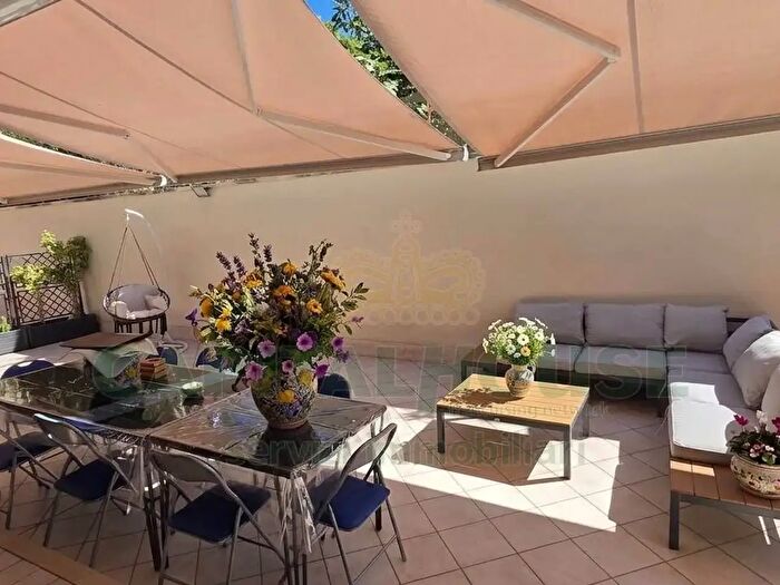 Appartamento quadrilocale in vendita in Via Renella, Caserta