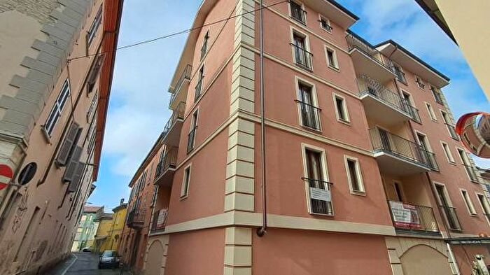 Appartamento quadrilocale in vendita in Via Anastasio Calvi, Voghera