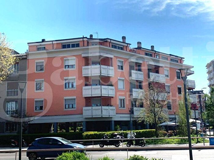 Appartamento bilocale in affitto in Piazza Ohm, Barona, Milano