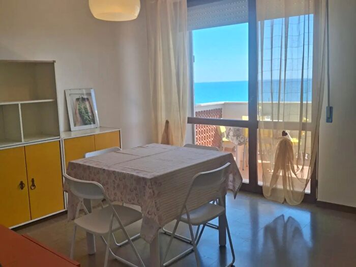 Appartamento trilocale in affitto in Contrada Asola, Civitanova Marche