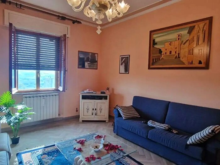 Appartamento con 5 locali in vendita in Loc Cappuccini, Todi