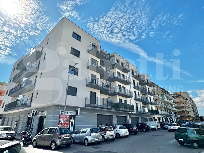 Appartamento trilocale in vendita in Via Ferrara, Arzano