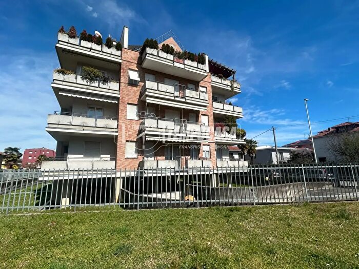 Appartamento trilocale in vendita in Via Alpe di Siusi, Busto Arsizio