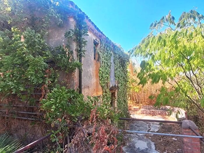 Appartamento quadrilocale in vendita in Contrada S Nicola Snc, Cefalu'