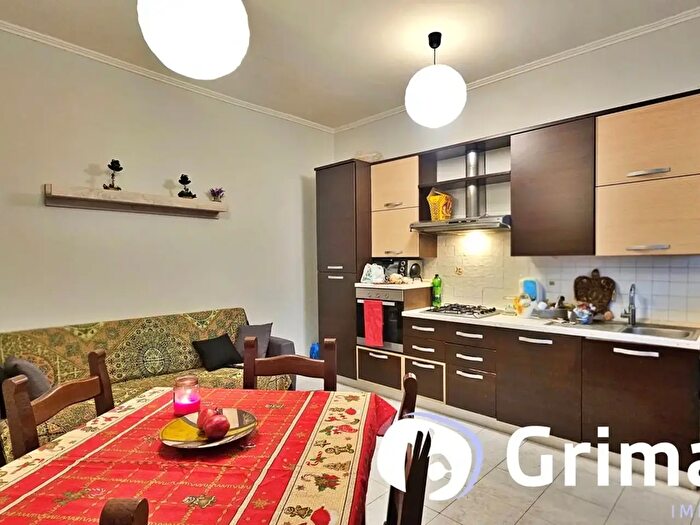 Casa trilocale in vendita in Via Roma, Vernate