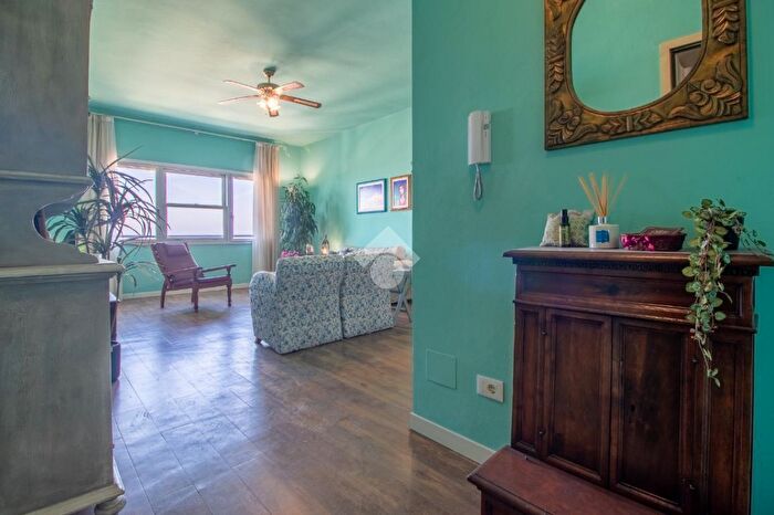 Appartamento quadrilocale in vendita in Piazza Andrea Costa, Cesenatico