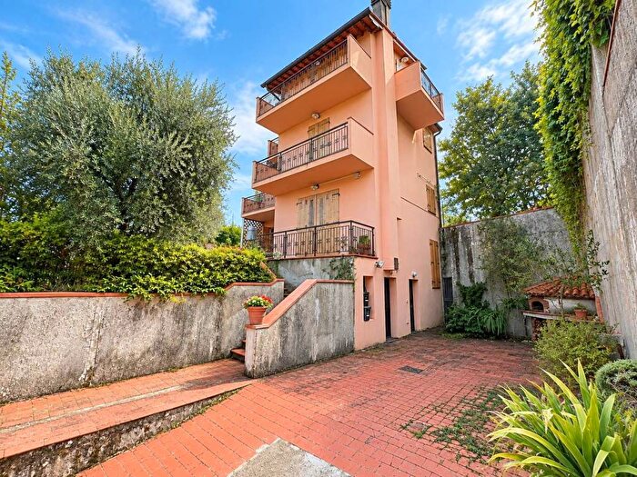 Casa con 6 locali in vendita in Ponte Agli Stolli, Figline e Incisa Valdarno