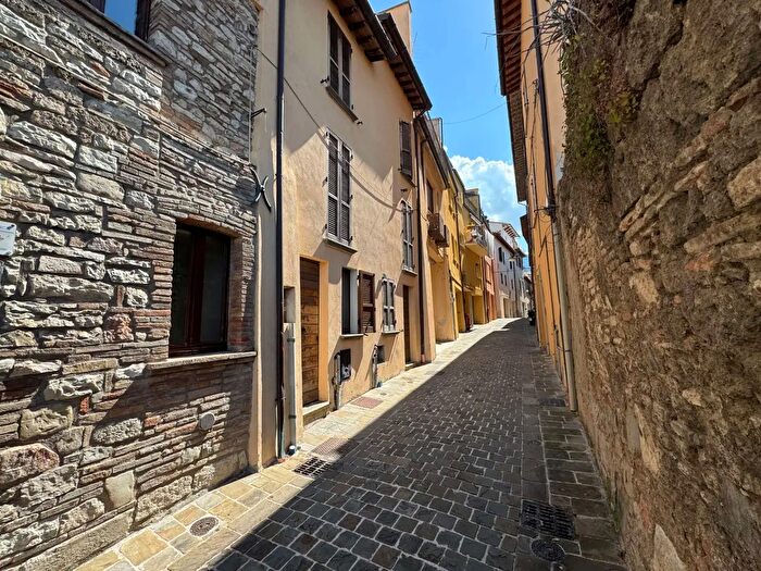 Casa trilocale in vendita in Via Monina, Gualdo Tadino