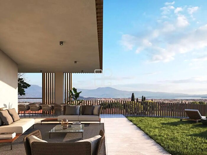 Appartamento con 5 locali in vendita in Via Gazzolo, Polpenazze