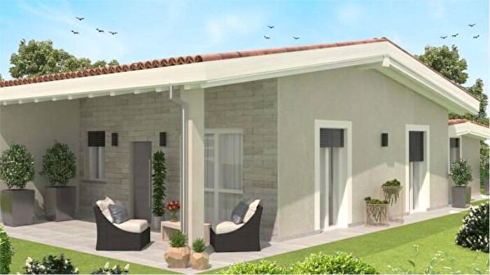 Casa quadrilocale in vendita in Via Canottieri, Somma Lombardo