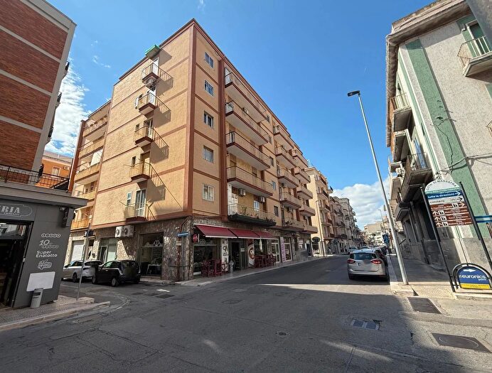 Appartamento con 5 locali in vendita in Via Tazzoli, Massafra