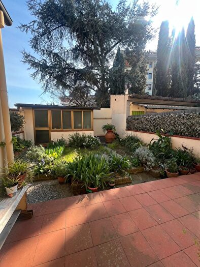 Casa con 7 locali in vendita in Via di Rocca Tedalda, Firenze