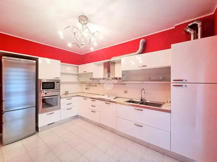 Appartamento trilocale in affitto in Via a De Gasperi, Creazzo