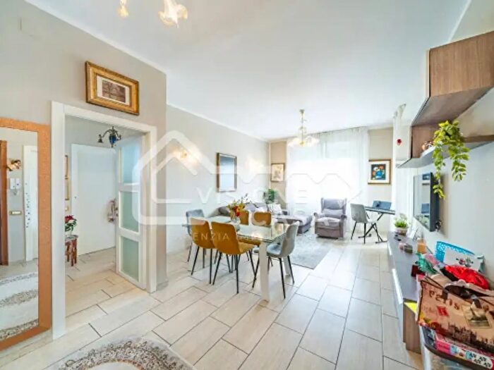 Appartamento trilocale in vendita in Via Martiri della Bettola, Reggio Emilia