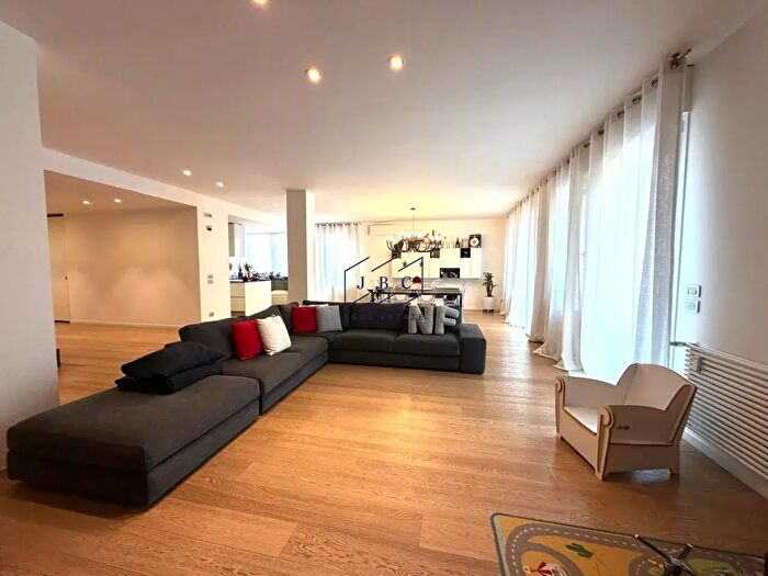 Appartamento quadrilocale in vendita in Piazzetta Lucchesi, Motta Di Livenza