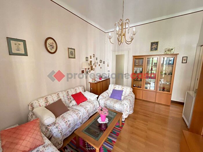 Appartamento trilocale in affitto in Via Gianfranco Zuretti, Cascina dei Pomi, Milano