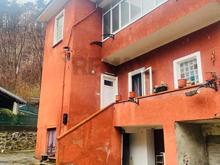 Casa con 7 locali in vendita in Millesimo