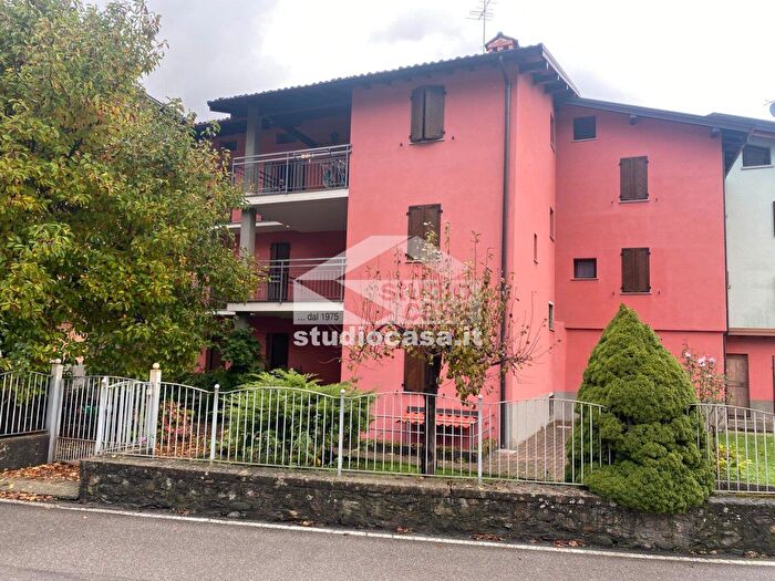 Appartamento bilocale in vendita in Via Spino, Zogno