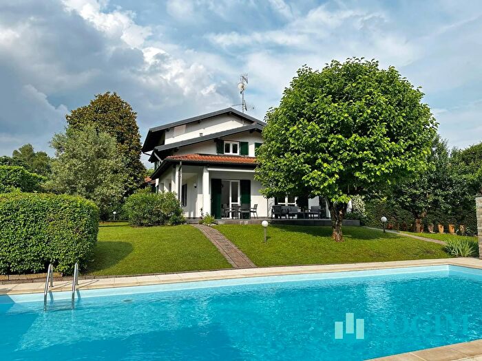 Casa con 5 locali in vendita in Via Meraccio, Villa Guardia