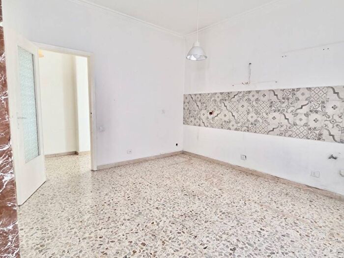Appartamento trilocale in affitto in Via Caronda, Borgo, Catania