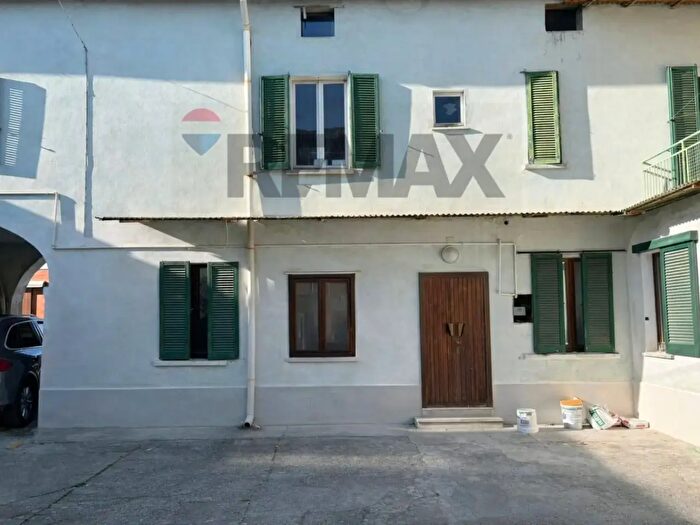 Casa con 5 locali in vendita in Via Mazzini, Castiglione DAdda
