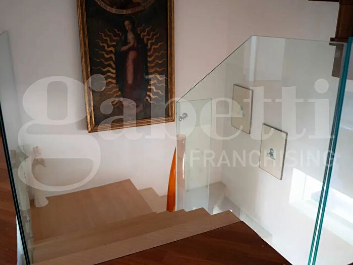 Casa con 10 locali in vendita in Via Consolare Pompea, Messina