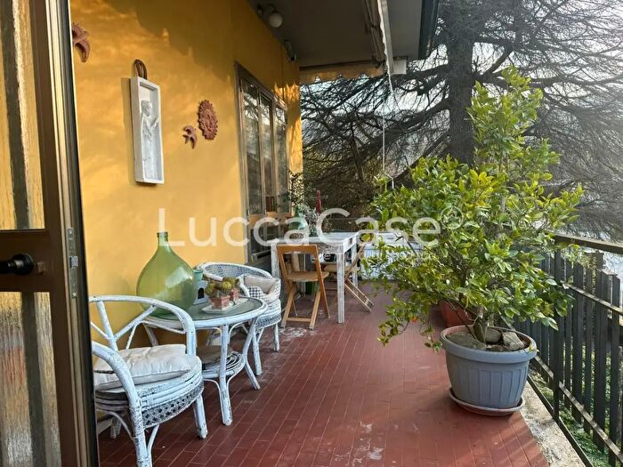 Appartamento con 6 locali in affitto in a della Pieve, Capannori