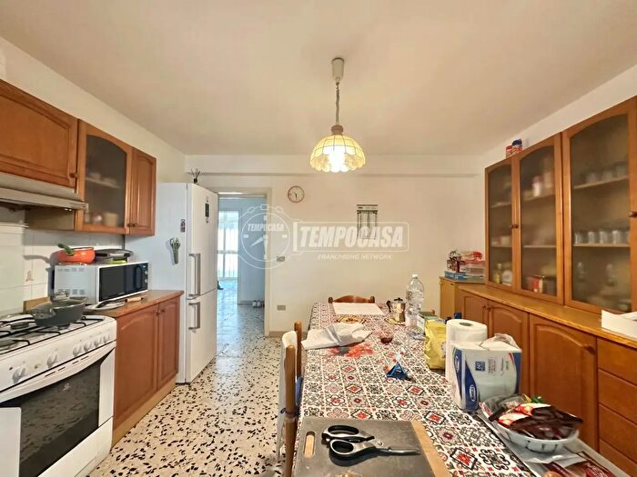 Appartamento con 7 locali in vendita in Montesilvano