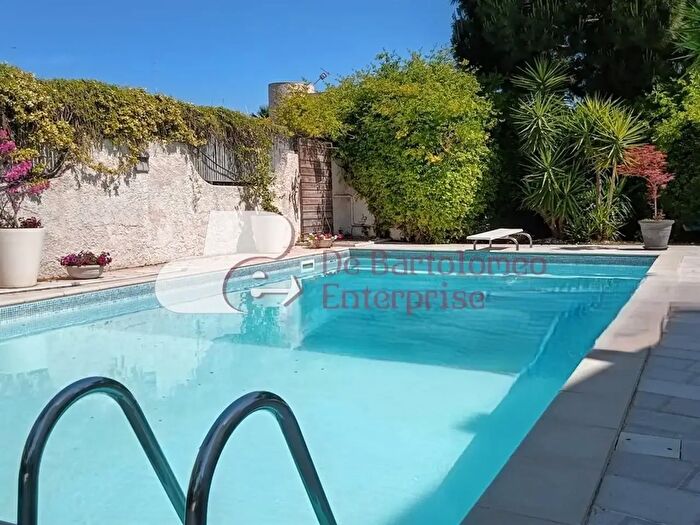 Casa con 10 locali in vendita in Traversa II Pizzillo, Bari