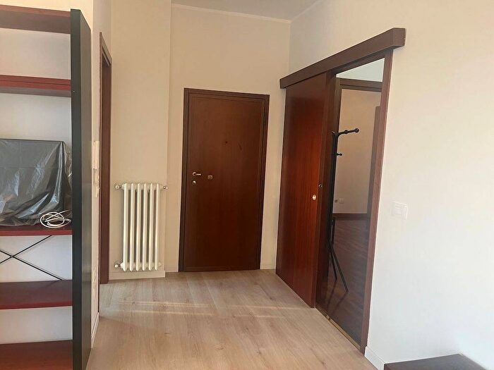Appartamento trilocale in affitto in Via Passo Mendola, Quartiere Feltre, Milano