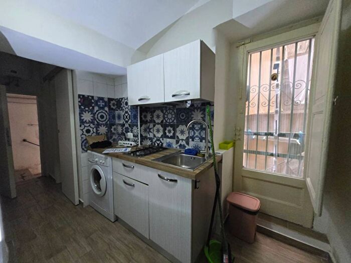 Appartamento monolocale in affitto in Vicoletto Dei Zuroli, Tribunali, Napoli