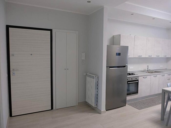 Appartamento quadrilocale in affitto in Via Livorno, Catanzaro Lido, Catanzaro