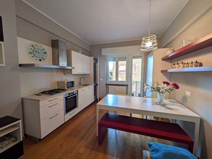 Appartamento trilocale in affitto in Via Amerigo Vespucci, Pegli, Genova