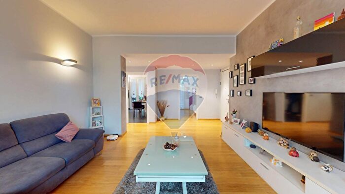 Appartamento con 5 locali in vendita in Via SantAlberto, Genova