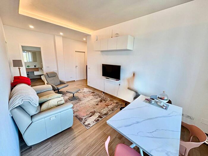 Appartamento trilocale in affitto in Via Santa Lucia, Centro, Fossano