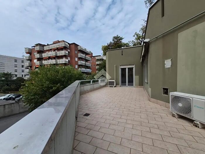 Appartamento quadrilocale in affitto in Via Paglia Giorgio E Guido, Bergamo