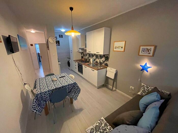 Appartamento trilocale in affitto in Viale dei Pini, Lido degli Estensi, Comacchio