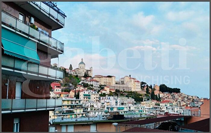Appartamento quadrilocale in vendita in Via Melandri, Sanremo