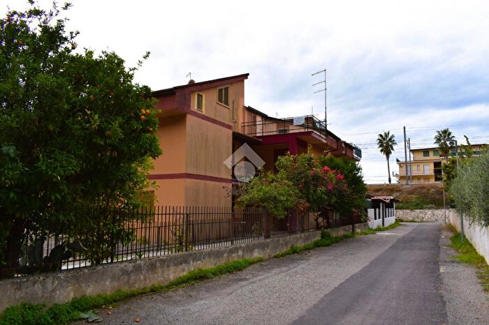 Appartamento bilocale in vendita in Via Marinella, Falconara Albanese