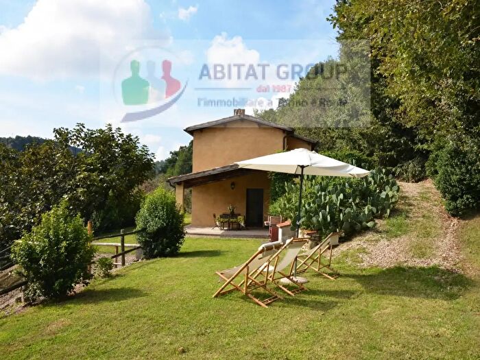 Casa con 6 locali in vendita in Strada Sermugnano, Castiglione In Teverina