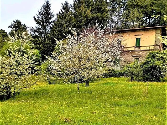 Casa con 15 locali in vendita in Vaglia