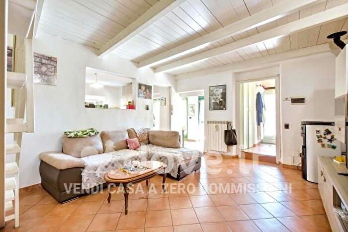 Appartamento bilocale in vendita in Via Castello, Ferrera Di Varese