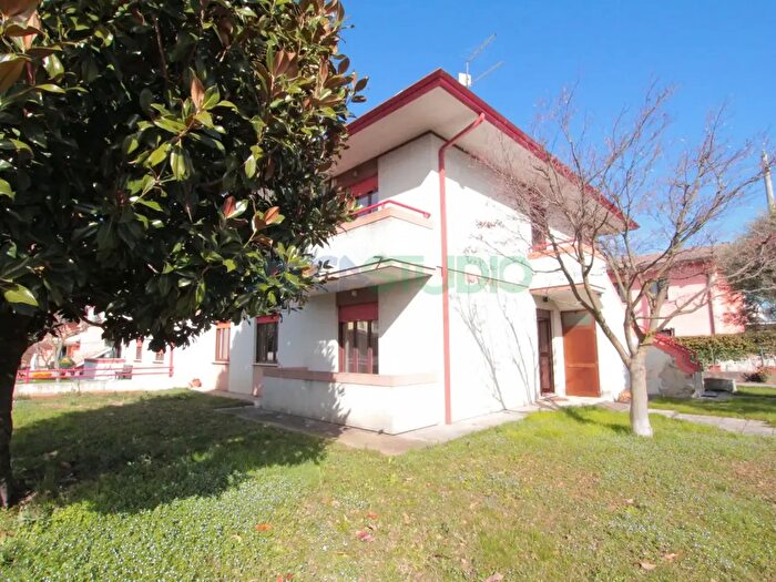 Casa con 5 locali in vendita in Via Boschi, Caldogno