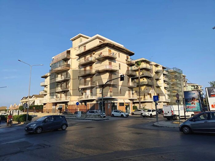 Appartamento con 5 locali in vendita in Via Monteforte, Siracusa