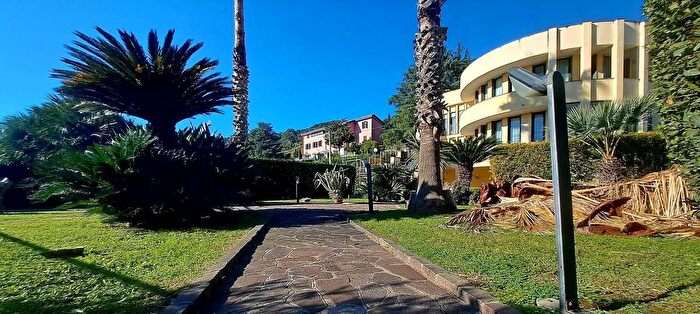 Casa con 9 locali in vendita in Salerno