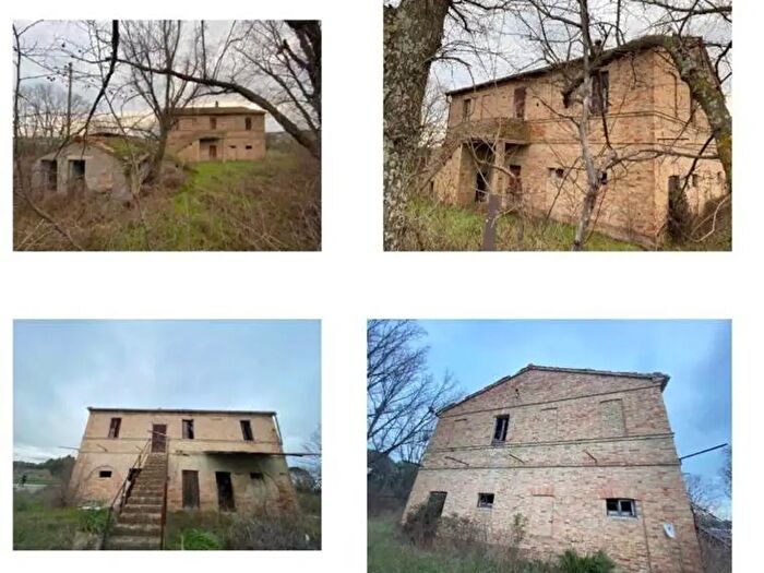 Casa con 10 locali in vendita in Civitanova Marche