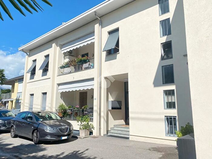 Appartamento trilocale in vendita in Via Albenza, Vercurago